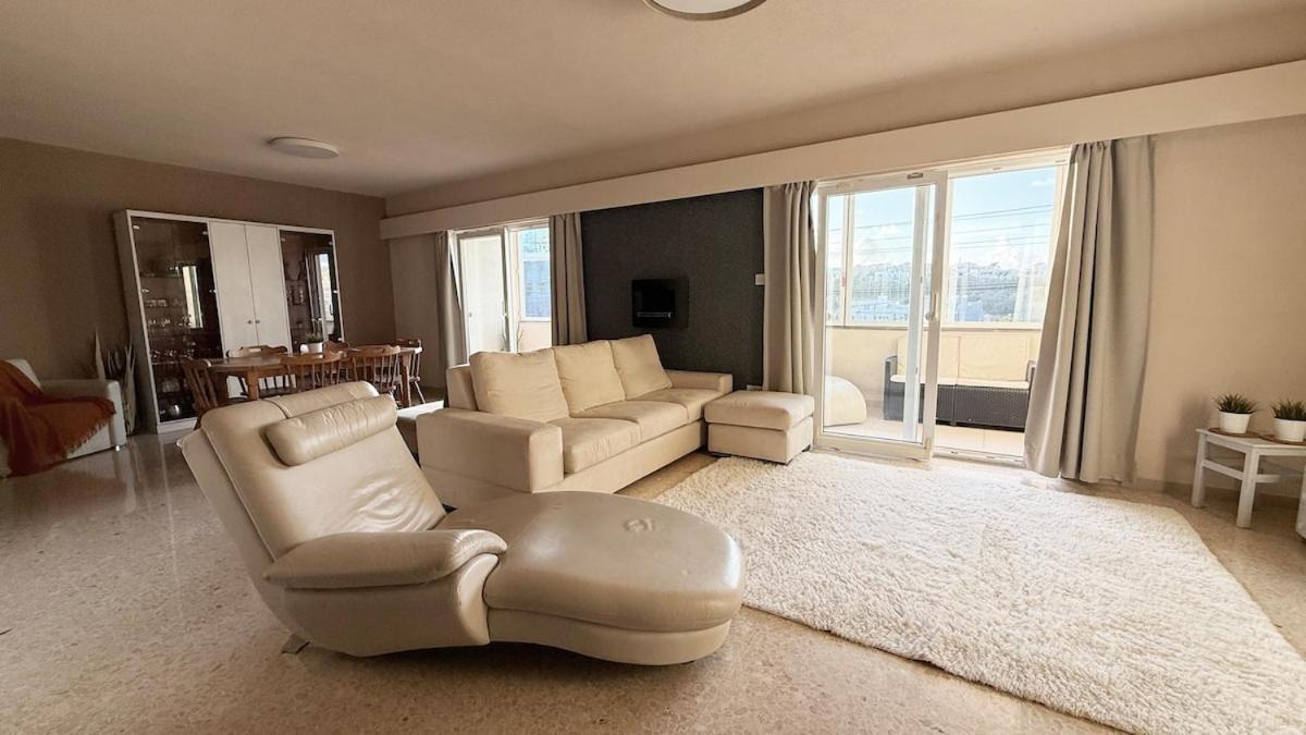 Flat In St Julians Sea View Apartment